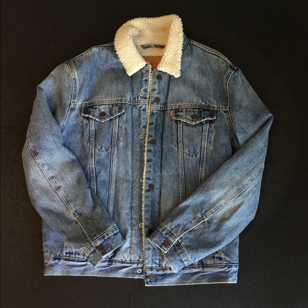 LEVI DENIM JACKET